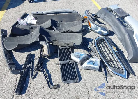 2018 Chevrolet Equinox Lt z USA, uszkodzony, nr VIN 2GNAXJEV5J6233379